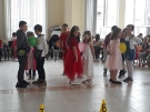 С карнавал на приказните герои завърши годината за най-малките ученици в СУ „Вичо Грънчаров”