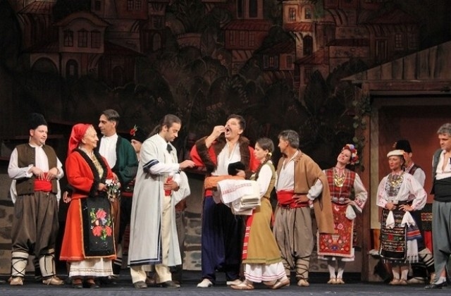 Великотърновският театър закрива „Сцена на вековете“ с оперетата „Българи от старо време”