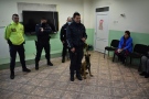 Полицаи и овчарката Арес гостуваха на децата в ОУ „Христо Смирненски“ във Водолей