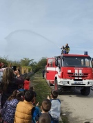 Горнооряховските пожарникари показаха как се гаси пожар в ДГ „Детска радост” в Долна Оряховица