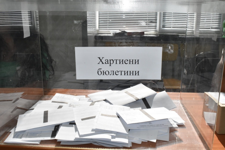 Ниската избирателна активност се запазва и към 16 часа. 27% са гласували в община Горна Оряховица