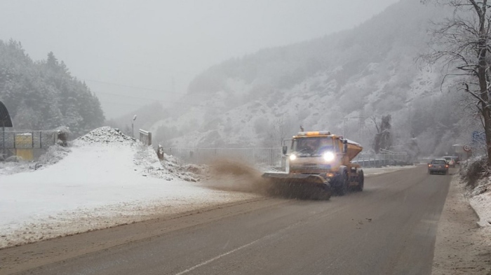 680 снегорини обработват републиканските пътища в страната