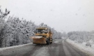 Вали сняг в цялата област, но пътищата са проходими