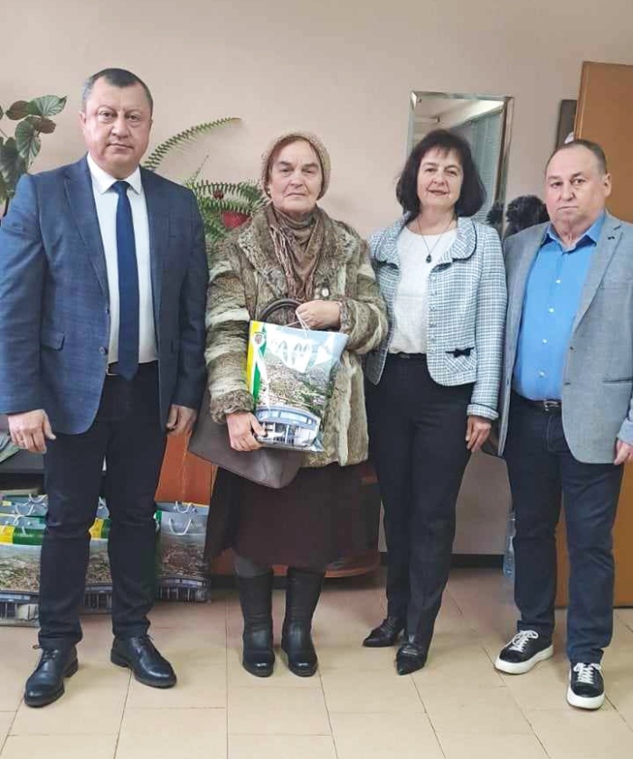 Започна данъчната кампания в Павликени, 70-годишната Соня Крънчева бе първа пред гишетата