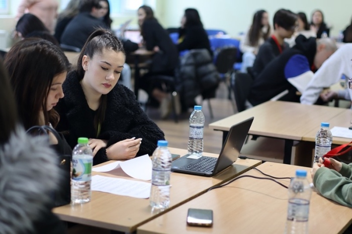 В ПГЛПИ „Атанас Буров“ организираха Първи ученически иновационен форум „Банка на бъдещето“