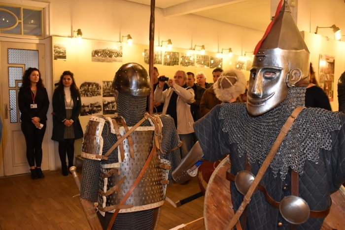 Средновековни оръжия, облекла, занаяти и дори игри показват в Горна Оряховица Историческият музей и клуб „Традиция”