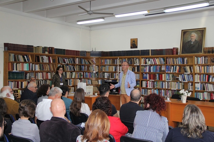 Управителят на регионалния клон на клуб „Традиция” Симеон Цветков представи книгата си за оръжието в българската армия
