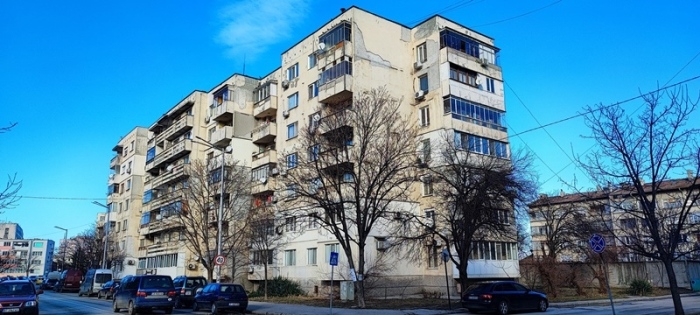 Първите сключени договори за саниране на жилищни сгради със средства от НПВУ са с Община Свищов