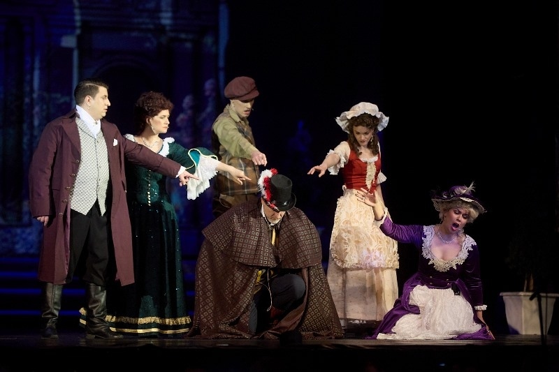 Солисти от седем държави дойдоха на кастинг за операта „Сватбата на Фигаро“ във великотърновския театър