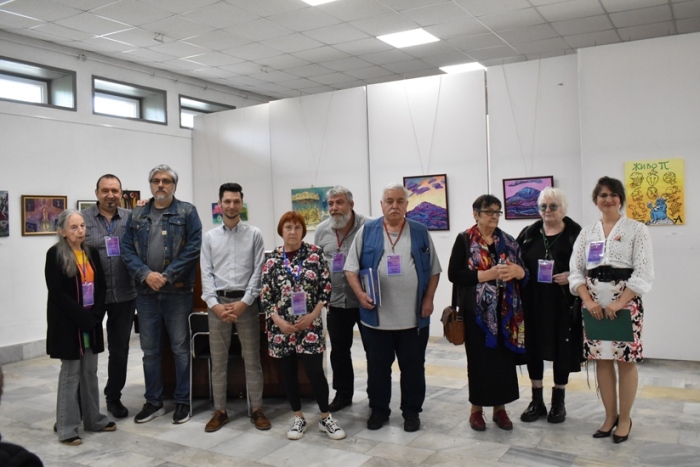 Подарък – закачка оставиха на Горна Оряховица гостуващите художници от „Живописатира 2024”