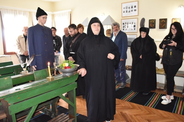 В Петропавловския манастир откриха музейна сбирка, която разказва историята на духовното обучение в първата българска семинария