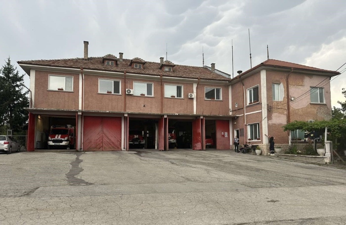 Със съдействието на Община Горна Оряховица сградата на местната противопожарна служба вече е изключителна държавна собственост