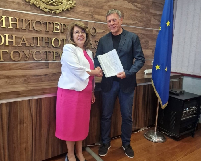 Община Горна Оряховица и МРРБ подписаха споразумения за 4 проекта на стойност над 9 милиона лева за улични и пътни ремонти