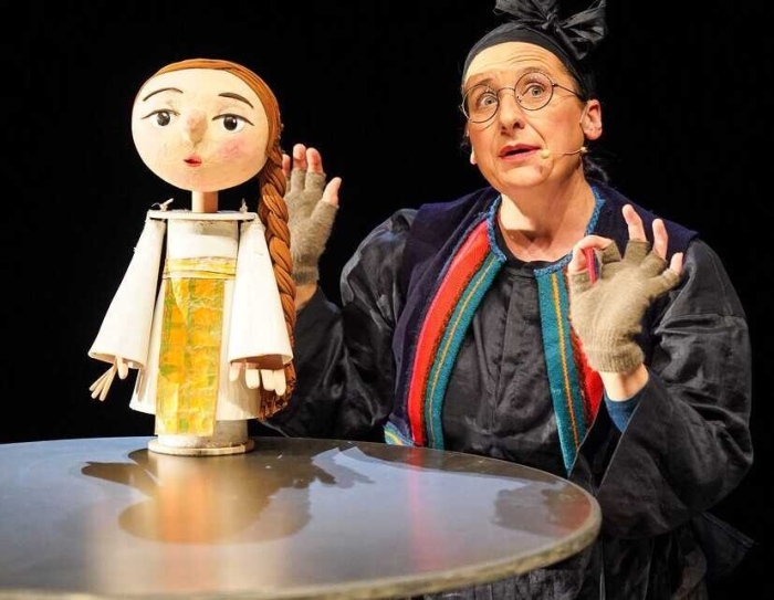 Театралният фестивал „Лято, кукли и приятели“ продължава с изложбата „Сцена и кукли“ и спектакъла „Примък – отмък“