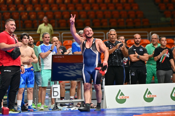 Европейският шампион по борба Александър Костадинов завърши кариерата си със сребърен медал за „Локомотив” от Държавното на класиците