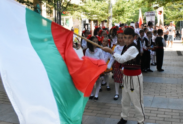 Деца от България, Полша, Словакия и Молдова представиха своите традиционни танци в центъра на Горна Оряховица