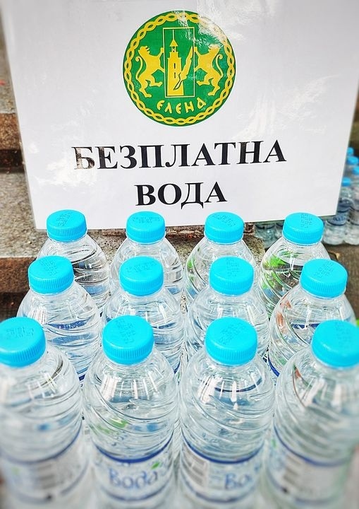 Заради високите температури в град Елена ще се раздава безплатна минерална вода