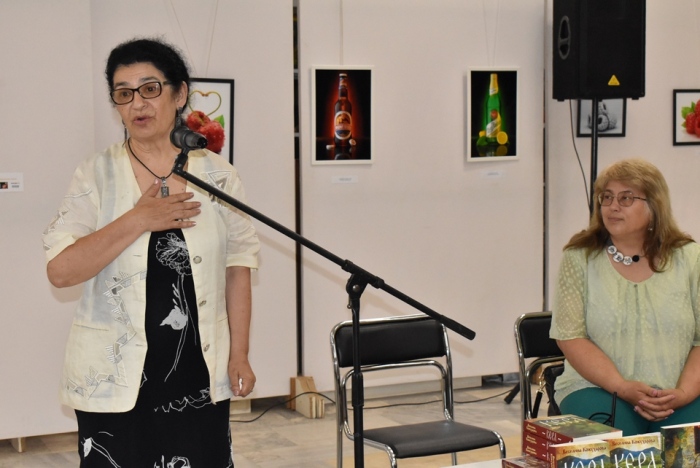 Литературният феномен Веселина Кожухарова събра гости от Родопите, Плевен и Варна за представянето на последната си книга в Горна Оряховица
