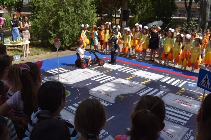 В истински празник бе превърнато откриването на Детска лятна полицейска академия в Свищов