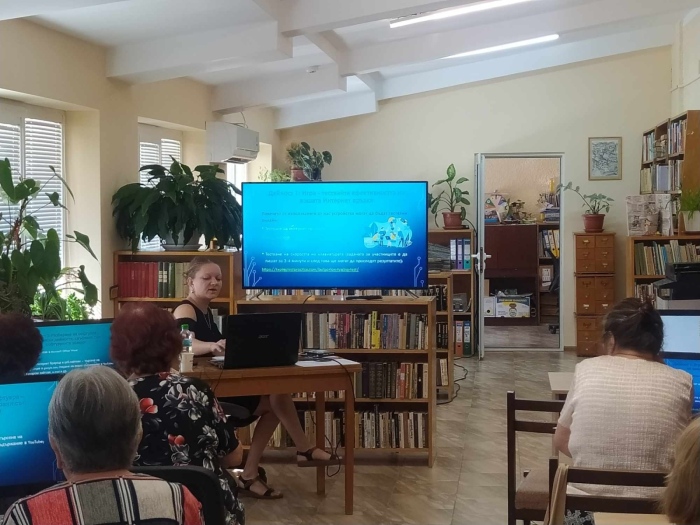 В Лясковец обучаваха възрастни хора по дигитална и медийна грамотност