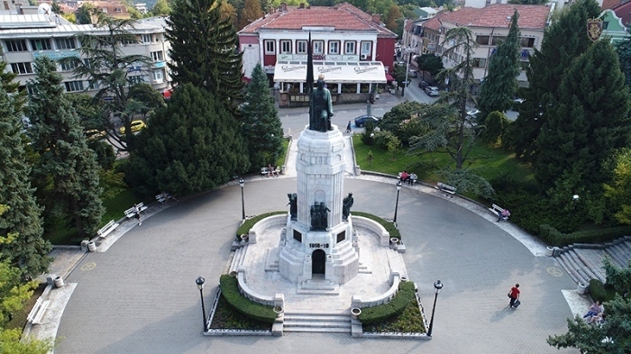 Във Велико Търново празнуват 147 г. от освобождението на града
