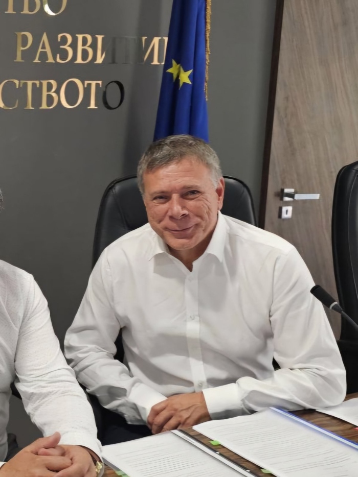 Нови четири споразумения за финансиране на инфраструктурни проекти подписа с МРРБ кметът на Горна Оряховица Николай Рашков