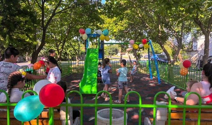 В Ресен откриха нова детска площадка