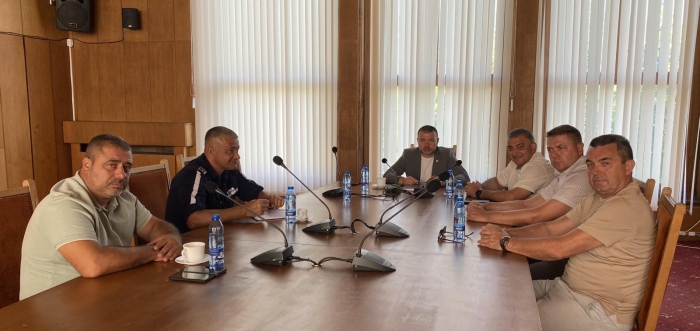 Областният управител Ивайло Здравков свика среща с отговорните за ремонта на пътя към Елена институции