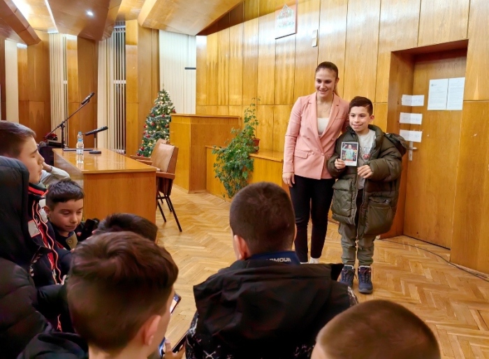 Олимпийската шампионка Ивет Горанова дойде в Елена за Празника на спортиста