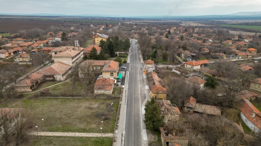 Ремонтирани са участъци от път между Ресен, Водолей и Дичин